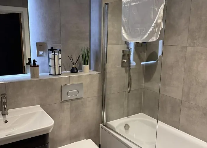 Modern - Free Parking York